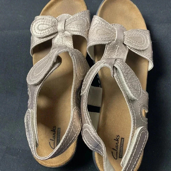 CLARKS COLLECTION WO SIZE 9 COMFORT SANDAL 3 ADJUSTABLE STRAPS SOFTGOLD … - Picture 13 of 13